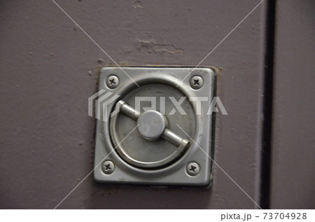 防火扉のノブ 73704928