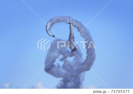 ブルーインパルス　航空自衛隊　戦闘機　飛行機　入間基地 73705377