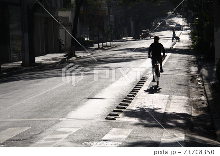 サンパウロ市の朝の市街風景 ブラジル サンパウロ市の朝の市街風景 ブラジル 73708350