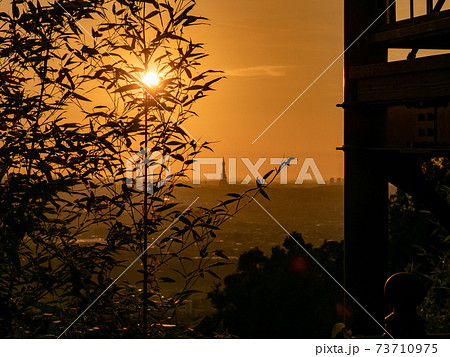 持尾展望台からの夕陽とPLの塔 持尾展望台からの夕陽とPLの塔 73710975