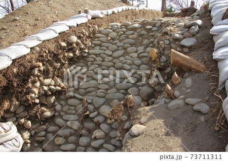 愛宕山古墳の葺石（群馬県前橋市） 73711311