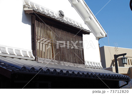呉市御手洗の格子窓の景色 73712820