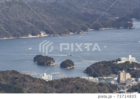 望遠撮影、朝熊山頂展望台から鳥羽湾を望む 望遠撮影、朝熊山頂展望台から鳥羽湾を望む 73714835