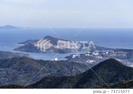 朝熊山頂展望台から菅島を望む 73715077