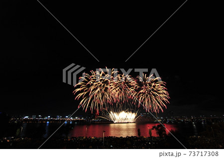 イベント 夜景 花火 73717308