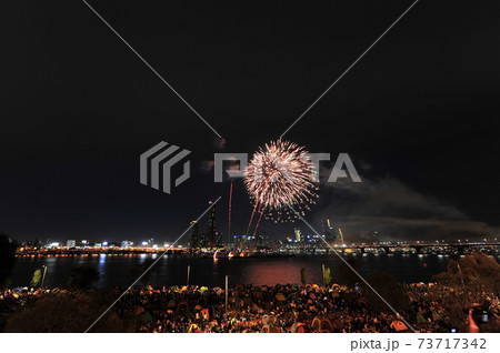 イベント 夜景 花火 73717342