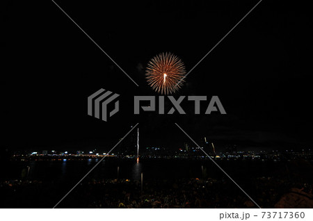 イベント 夜景 花火 73717360