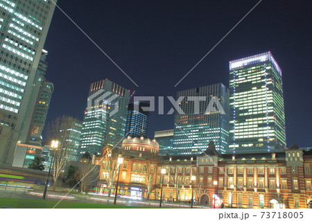東京都　夜の東京駅　 73718005