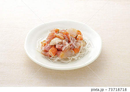 刺身の切り落とし 73718718