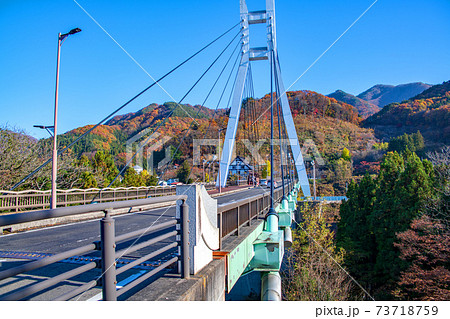 諏訪峡大橋　諏訪峡　秋の景色　みなかみ町　　　 73718759