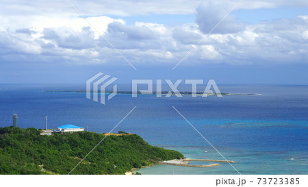 ニライカナイ橋からの久高島1 73723385