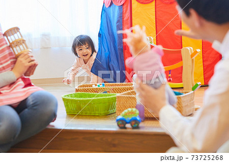 保育園 幼稚園 託児所イメージ 遊び場 保育園 幼稚園 託児所イメージ 遊び場 73725268