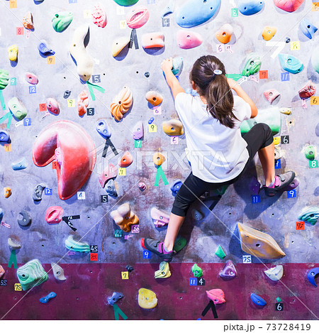 ボルダリング　子供　スポーツ 73728419