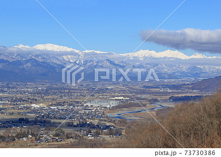 冬の安曇野と北アルプス 73730386
