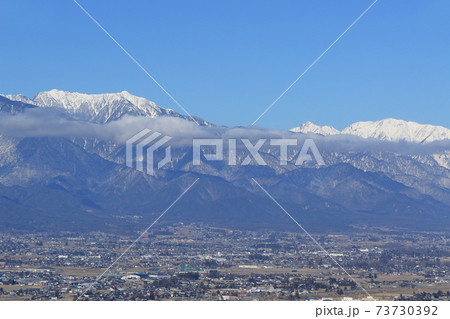 冬の安曇野と北アルプス 73730392