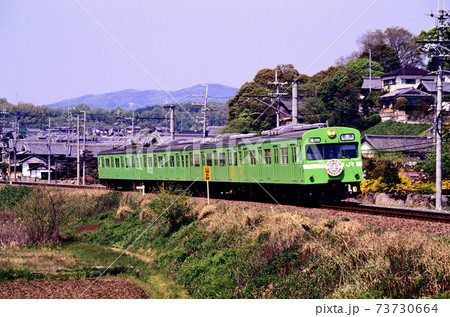 1997年　奈良線を行くウグイス色の103系 73730664