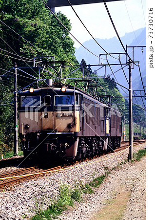 1997年　旧信越本線を行くEF6325とEF632 73730716