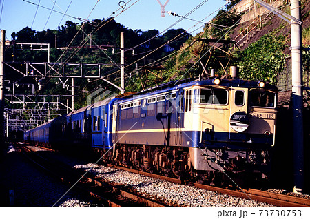 1997年 朝の東海道線を行くEF651113ブルートレイン瀬戸 1997年 朝の東海道線を行くEF651113ブルートレイン瀬戸 73730753