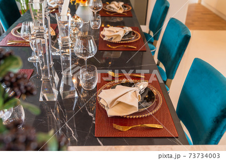 Classic dining room 73734003