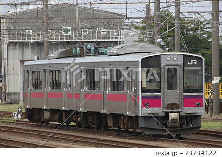 酒田駅に留置中の羽越本線701系（秋田⇔酒田） 73734122