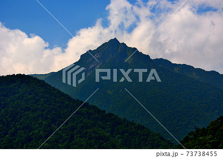 いつかは登りたい、四国連峰の最高峰、石鎚山の頂上付近の眺め・四国・愛媛県・久万高原(4) いつかは登りたい、四国連峰の最高峰、石鎚山の頂上付近の眺め・四国・愛媛県・久万高原(4) 73738455