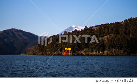 芦ノ湖と箱根神社 芦ノ湖と箱根神社 73738523