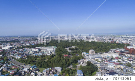 《青森県》弘前市の街並み　空撮 73743061