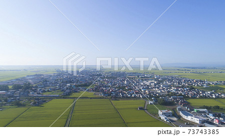 《青森県》津軽市　街並みの空撮 73743385