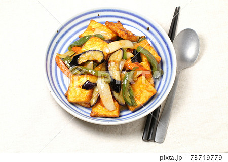 厚揚げと野菜の炒め物、ケチャップ風味の甘酢炒め 73749779