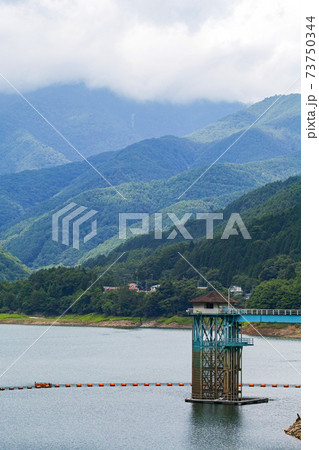 山梨県/ 夏の広瀬ダム・広瀬湖 山梨県/ 夏の広瀬ダム・広瀬湖 73750344