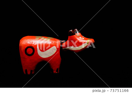 疫病除け 赤べこ 黒バック 73751166