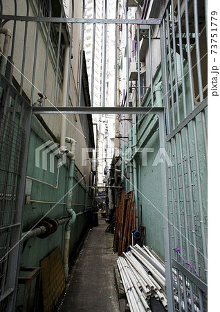 香港の路地裏 73751779