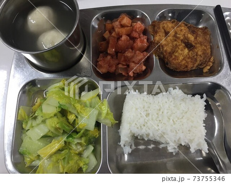 中国の工場の社員食堂のランチ 中国の工場の社員食堂のランチ 73755346