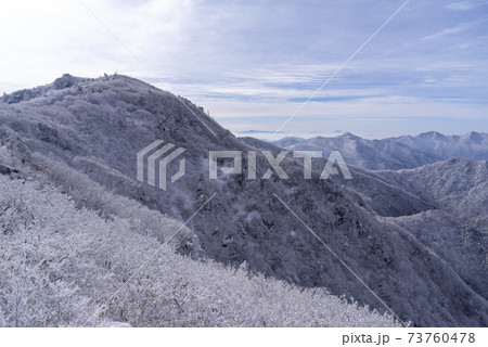 冬 山 雪景色 73760478