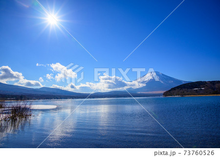 冬の富士山 山中湖平野 冬の富士山 山中湖平野 73760526