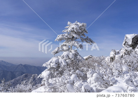 冬 山 雪景色 73760780