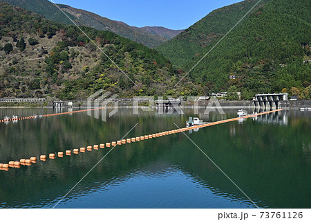 東京の水源 奥多摩湖 小河内ダムの写真素材