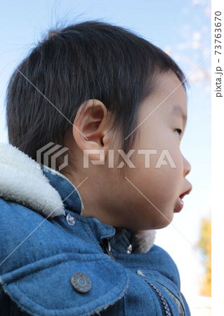 子どもの成長 73763670