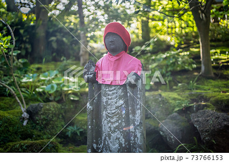 鎌倉「報国寺」のお地蔵様と苔 73766153