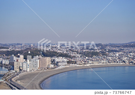 江の島から見る東浜海水浴場方面（夕方） 73766747