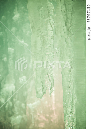 ライトアップされた氷達 ライトアップされた氷達 73767159