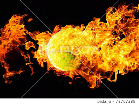 燃え上がるテニスボール 73767239