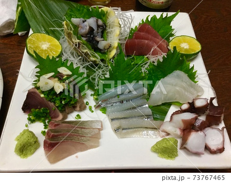沖縄近海のいまいゆの刺身盛り合わせ 73767465