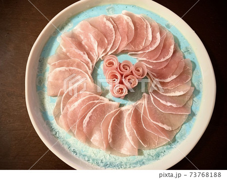 パーティー用オードブル　生ハムの盛り合わせ　写真素材 73768188