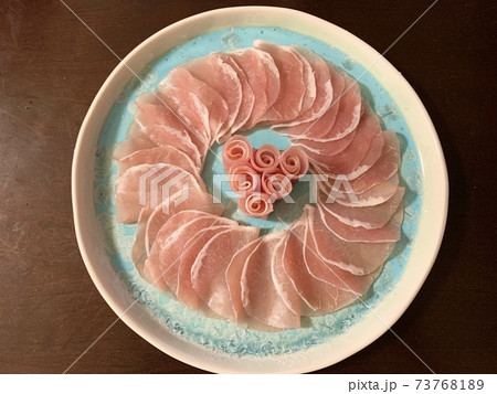 パーティー用生ハムの盛り合わせ 写真素材 パーティー用生ハムの盛り合わせ 写真素材 73768189