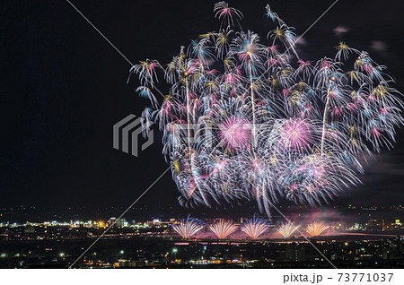 新潟県 長岡まつり大花火大会の写真素材 新潟県 長岡まつり大花火大会の写真素材