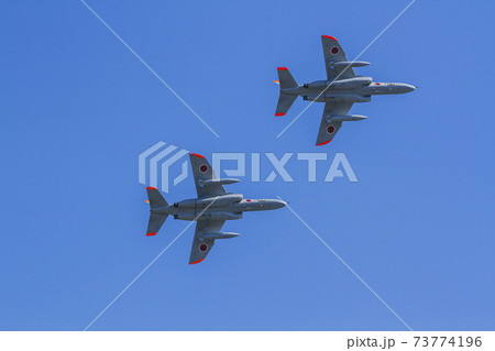 航空自衛隊T4練習機　飛行機 　練習機　T-4　航空自衛隊 73774196