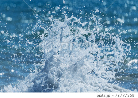 Wave of the sea water at sunny day time. 73777559