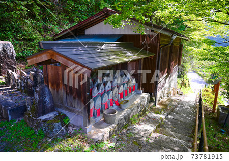 岩出観音　参道の地蔵　木曽　大桑村 73781915