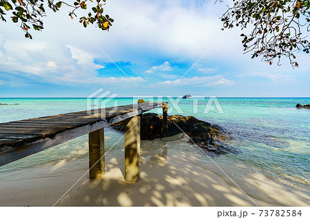 wooden bridge and sea beach with sky at Koh MunNork Island, Rayong, Thailand 73782584